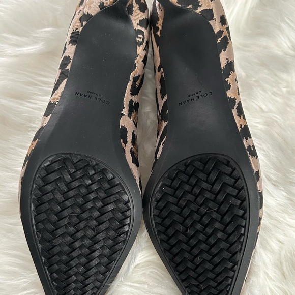 Brand new in box Cole Haan leopard print heels, size 10B - Picture 5 of 9